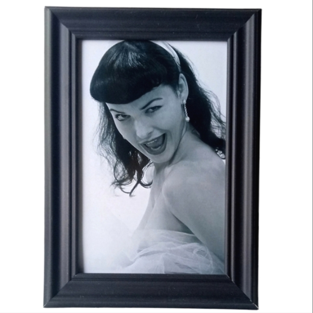 Bettie Page Pin Up Queen wink Framed Photo PrintBlack Frame 5x7 4x6 Modern Print